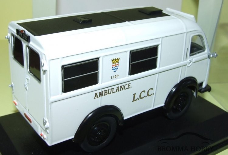Austin Welfarer - L.C.C. Ambulance - Click Image to Close