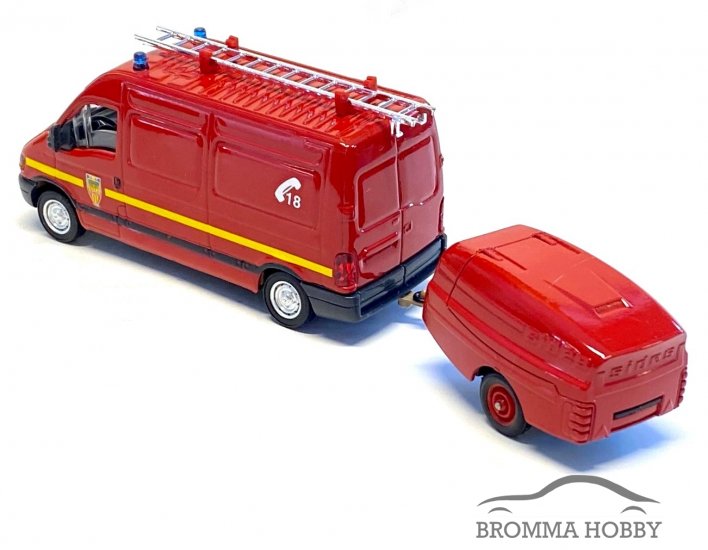 Renault Master - Fire Van with Pump - Click Image to Close